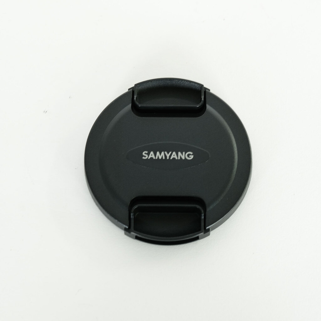 SAMYANG 135mm F2.0 (ニコンF用)CPU付