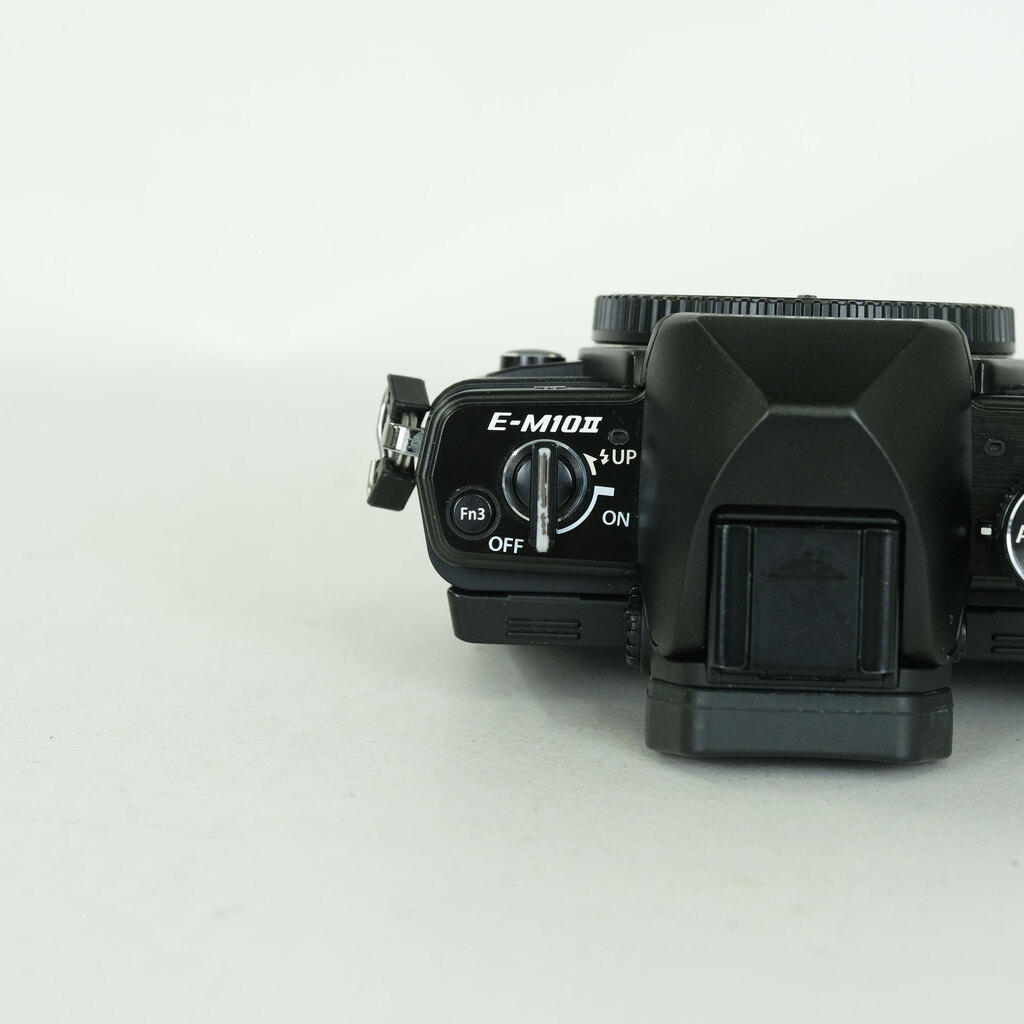 OLYMPUS OM-D E-M10 Mark II