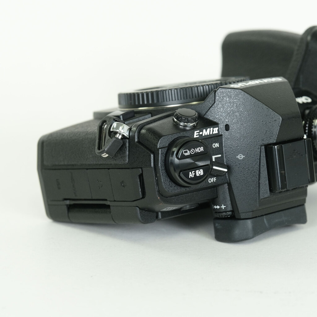 OLYMPUS OM-D E-M1 Mark II