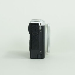 FUJIFILM XQ2 シルバー FUJIFILM XQ2 シルバー
