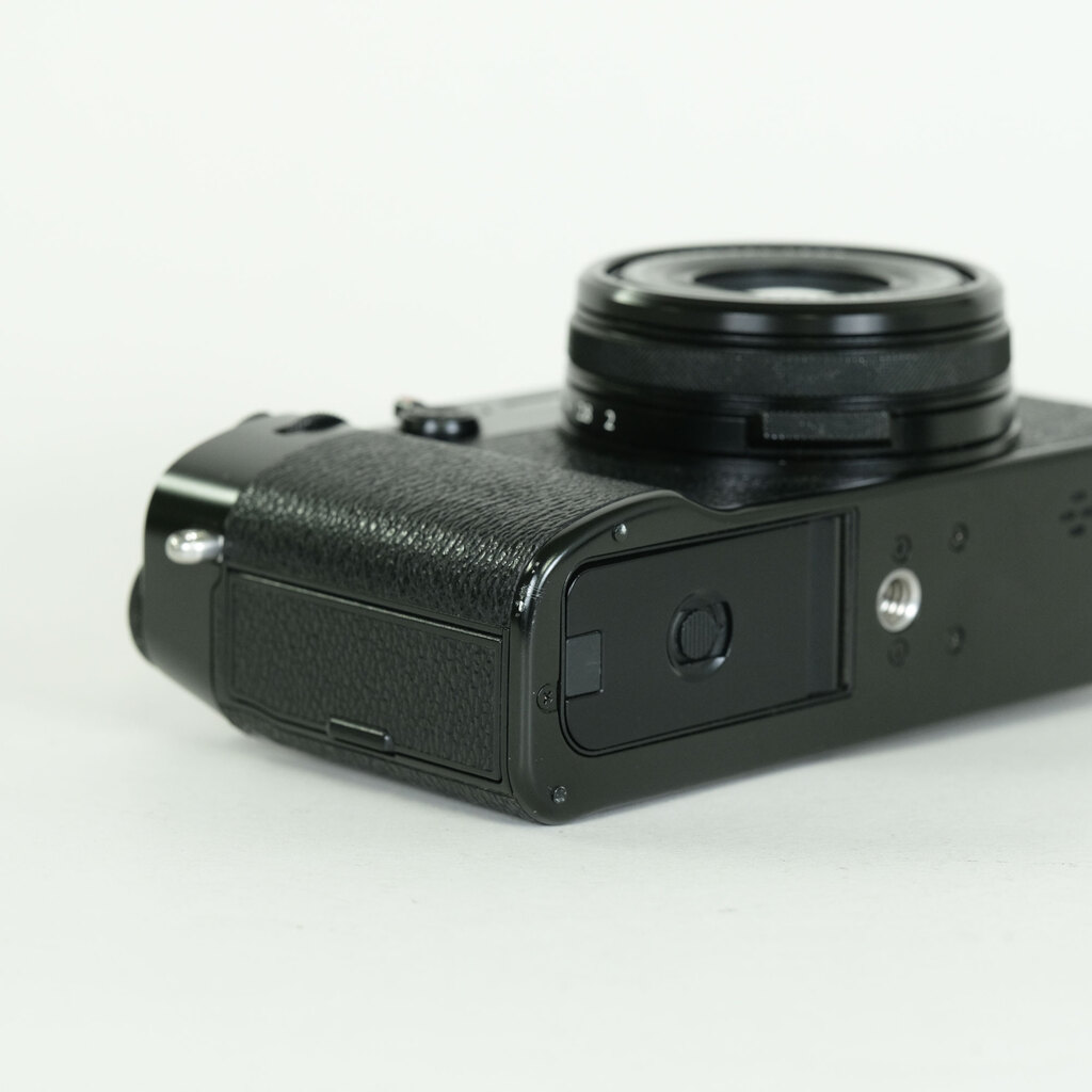 FUJIFILM X100V ブラック