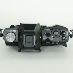 OLYMPUS OM-D E-M5 ボディ ブラック