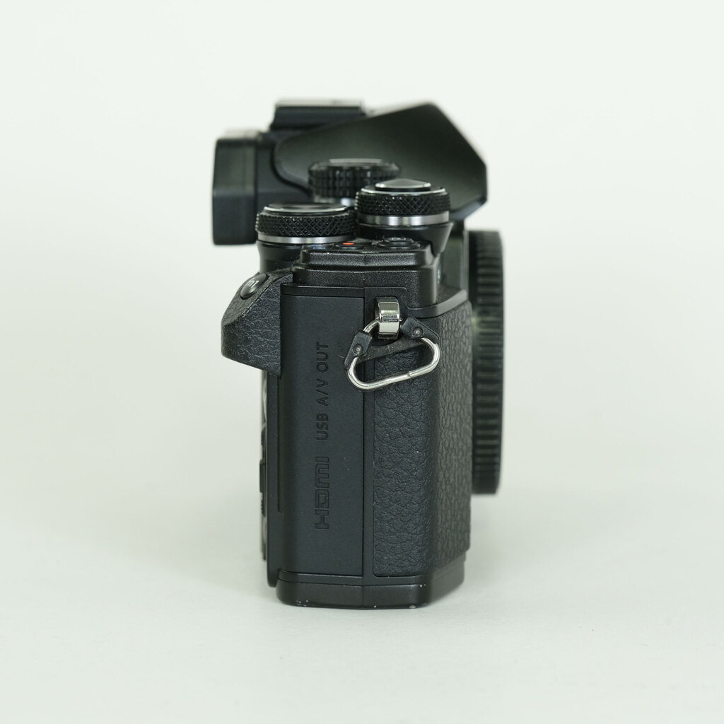 OLYMPUS OM-D E-M10 Mark II OLYMPUS OM-D E-M10 Mark II