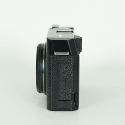 FUJIFILM X-E4