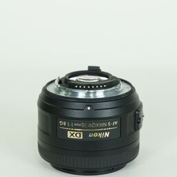 Nikon AF-S DX NIKKOR 35mm f/1.8G Nikon AF-S DX NIKKOR 35mm f/1.8G