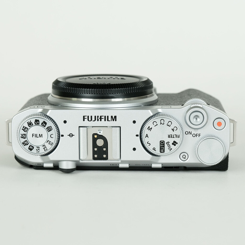 FUJIFILM X-M5