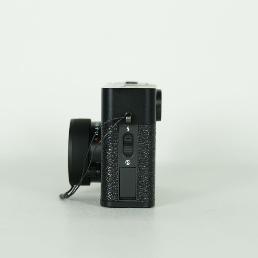ワンオーナーFUJIFILM X half (X-HF1 ) ブラック おまけ付 FUJIFILM X half X-HF1の出品 | ONE SCENE（ワンシーン）