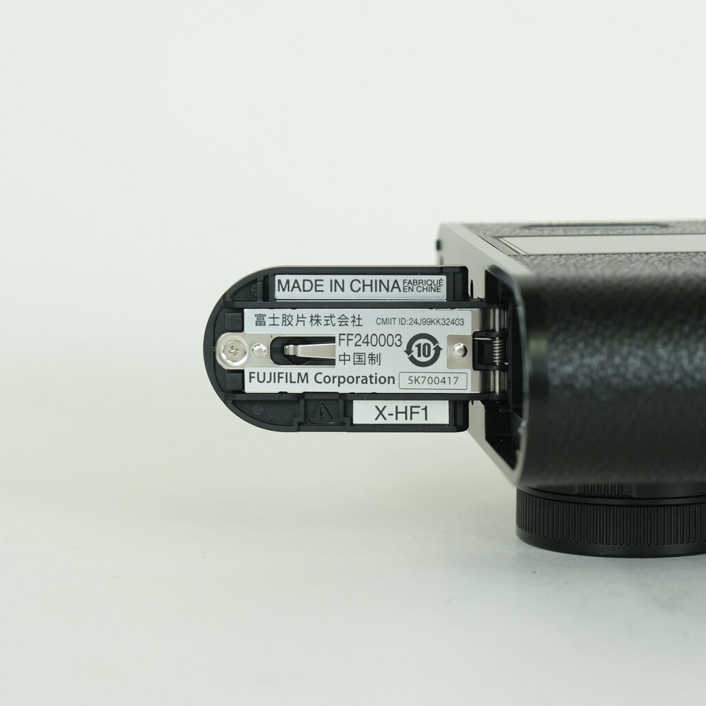 FUJIFILM X half X-HF1