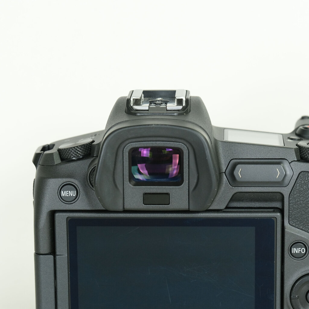 Canon EOS R