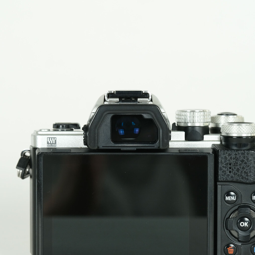 OLYMPUS OM-D E-M10 Mark II