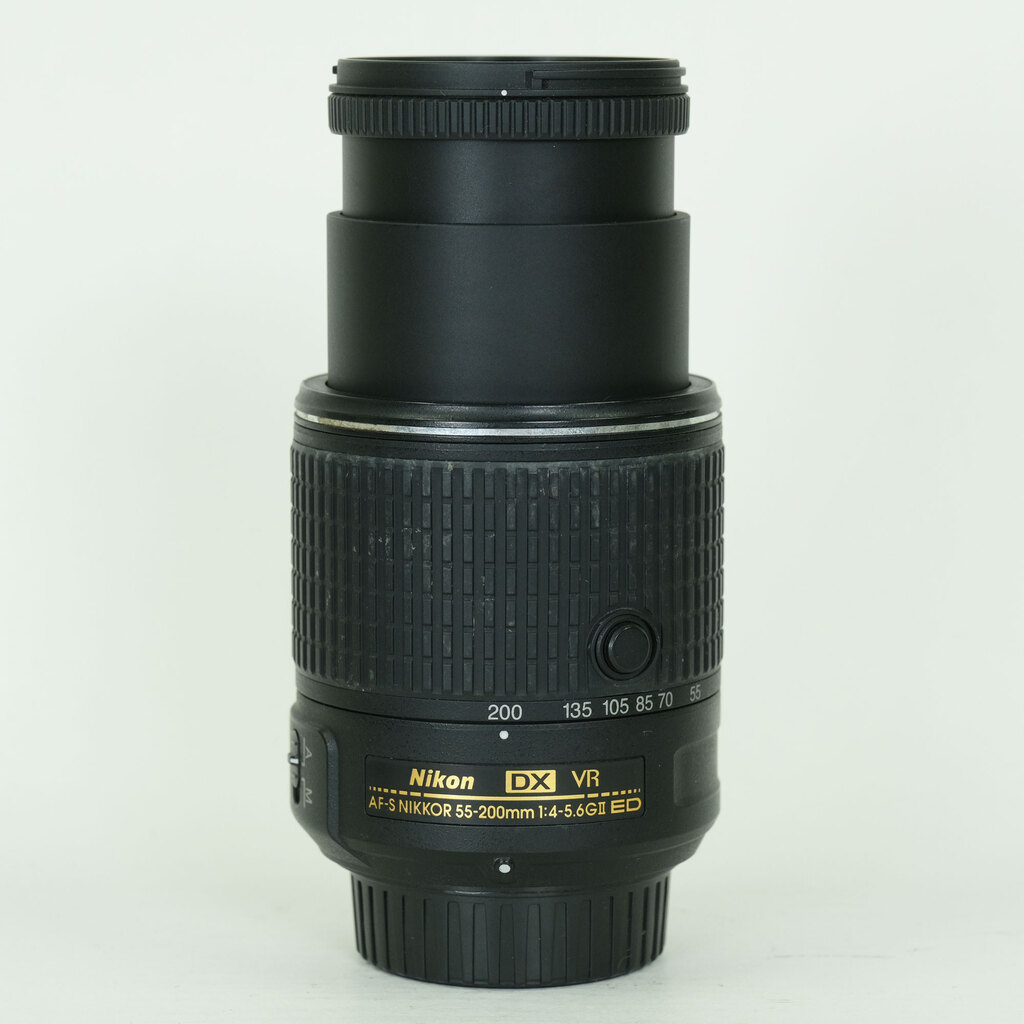Nikon AF-S DX NIKKOR 55-200mm F4-5.6G ED VR II Nikon AF-S DX NIKKOR 55-200mm F4-5.6G ED VR II