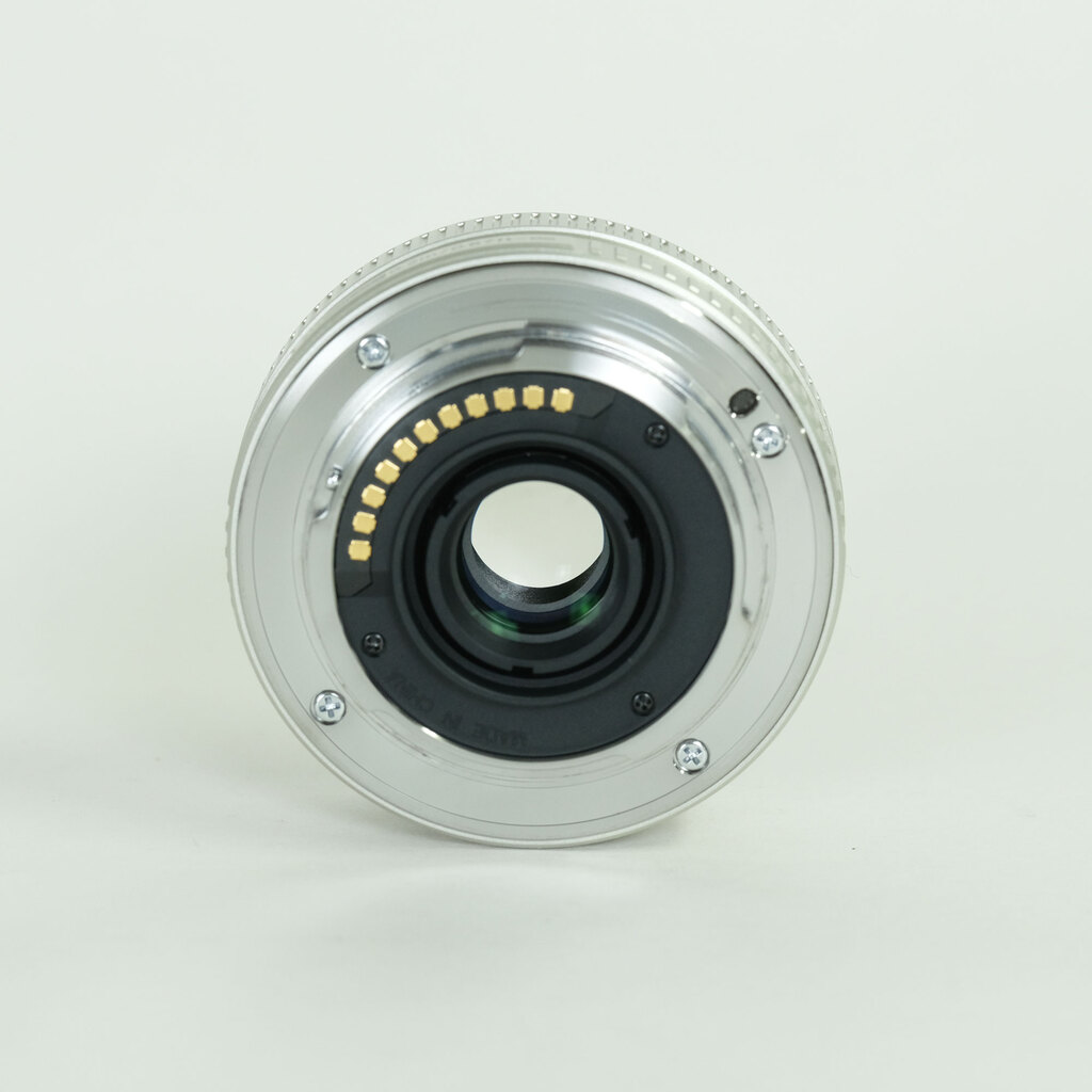 OLYMPUS M.ZUIKO DIGITAL 17mm F2.8 シルバー