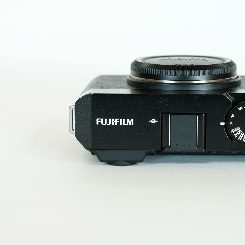 FUJIFILM X-E4