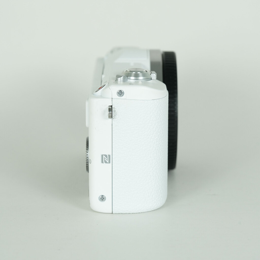 SONY α5100 ILCE-5100 ホワイトの出品 | ONE SCENE（ワンシーン）