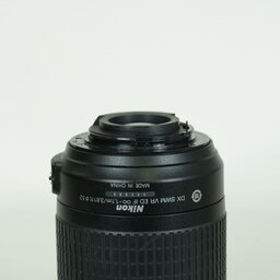 Nikon AF-S DX VR Zoom-Nikkor 55-200mm F4-5.6G IF-ED Nikon AF-S DX VR Zoom-Nikkor 55-200mm F4-5.6G IF-ED