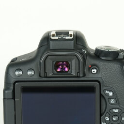 Canon EOS Kiss X8i