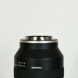 TAMRON 70-180mm F/2.8 Di III VXD (Model A056) [ ソニーE用 ]
