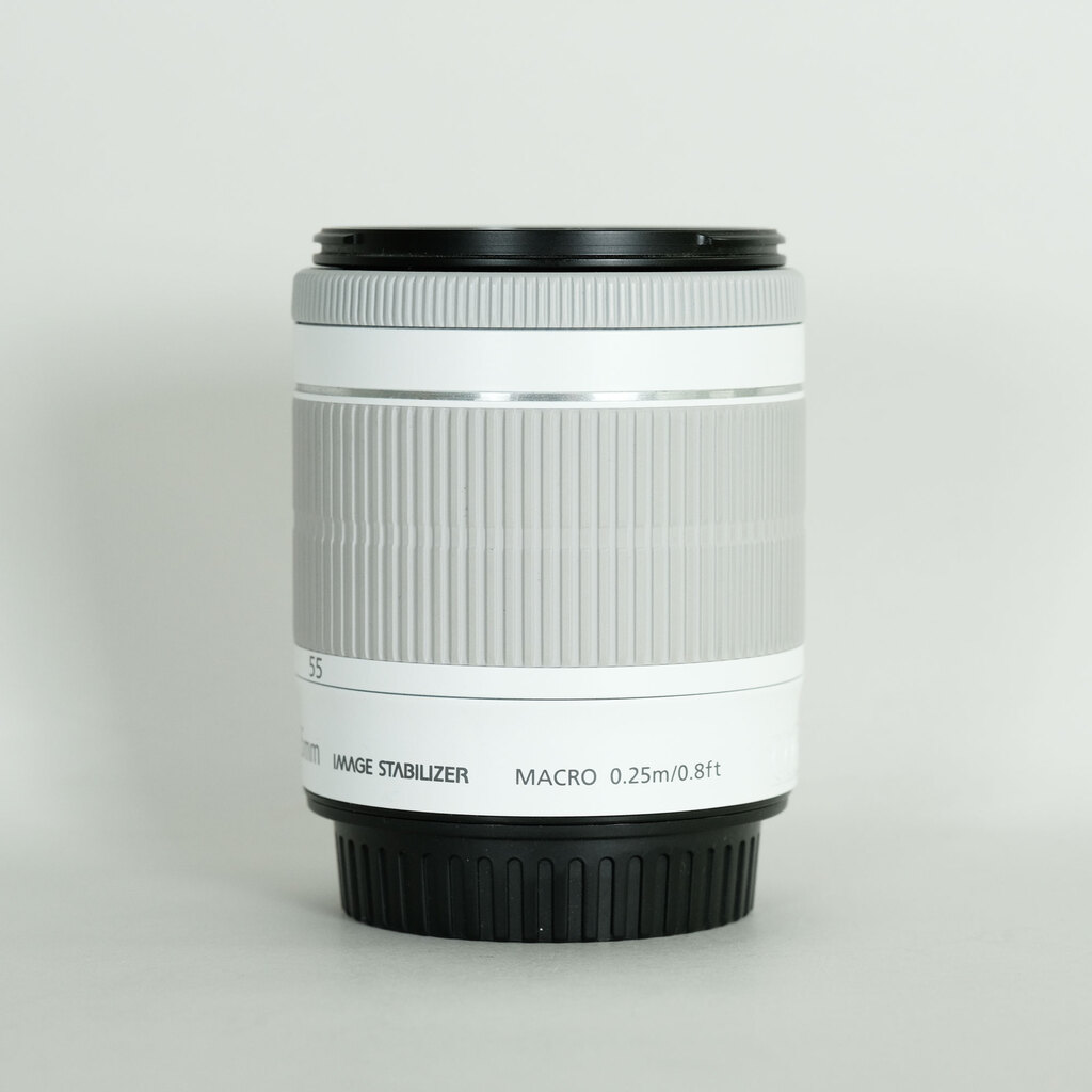 Canon EF-S18-55mm F3.5-5.6 IS STM ホワイト