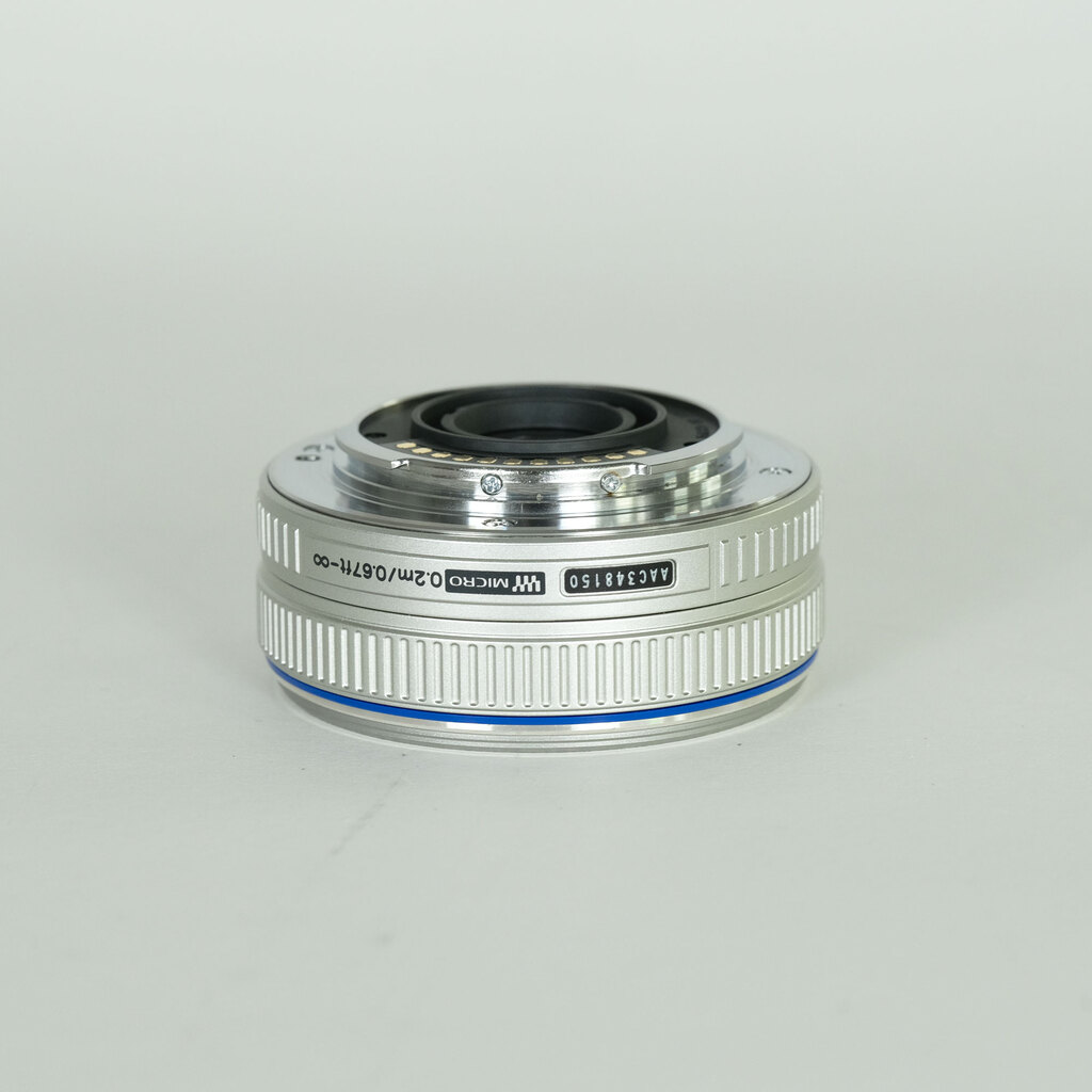 OLYMPUS M.ZUIKO DIGITAL 17mm F2.8 シルバー