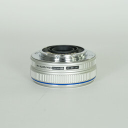 OLYMPUS M.ZUIKO DIGITAL 17mm F2.8 シルバー