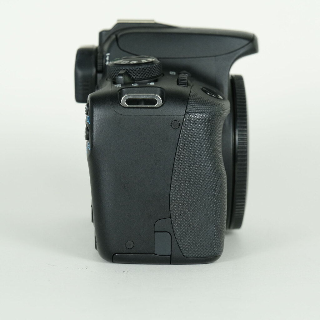 EOS Kiss X7一眼カメラ Canon EOS Kiss X7の出品 | ONE SCENE（ワンシーン）