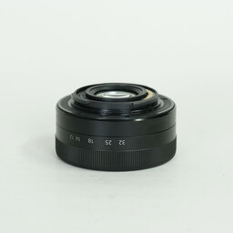 Panasonic LUMIX G VARIO 12-32mm / F3.5-5.6 ASPH. / MEGA O.I.S.