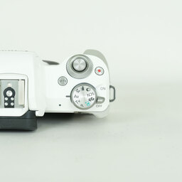 Canon EOS Kiss M2