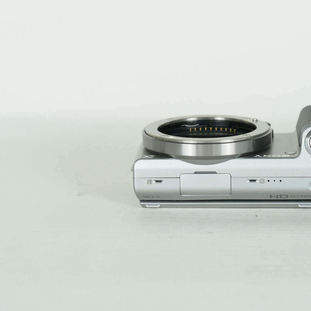 SONY α NEX-5N ボディ シルバーの出品 | ONE SCENE（ワンシーン）