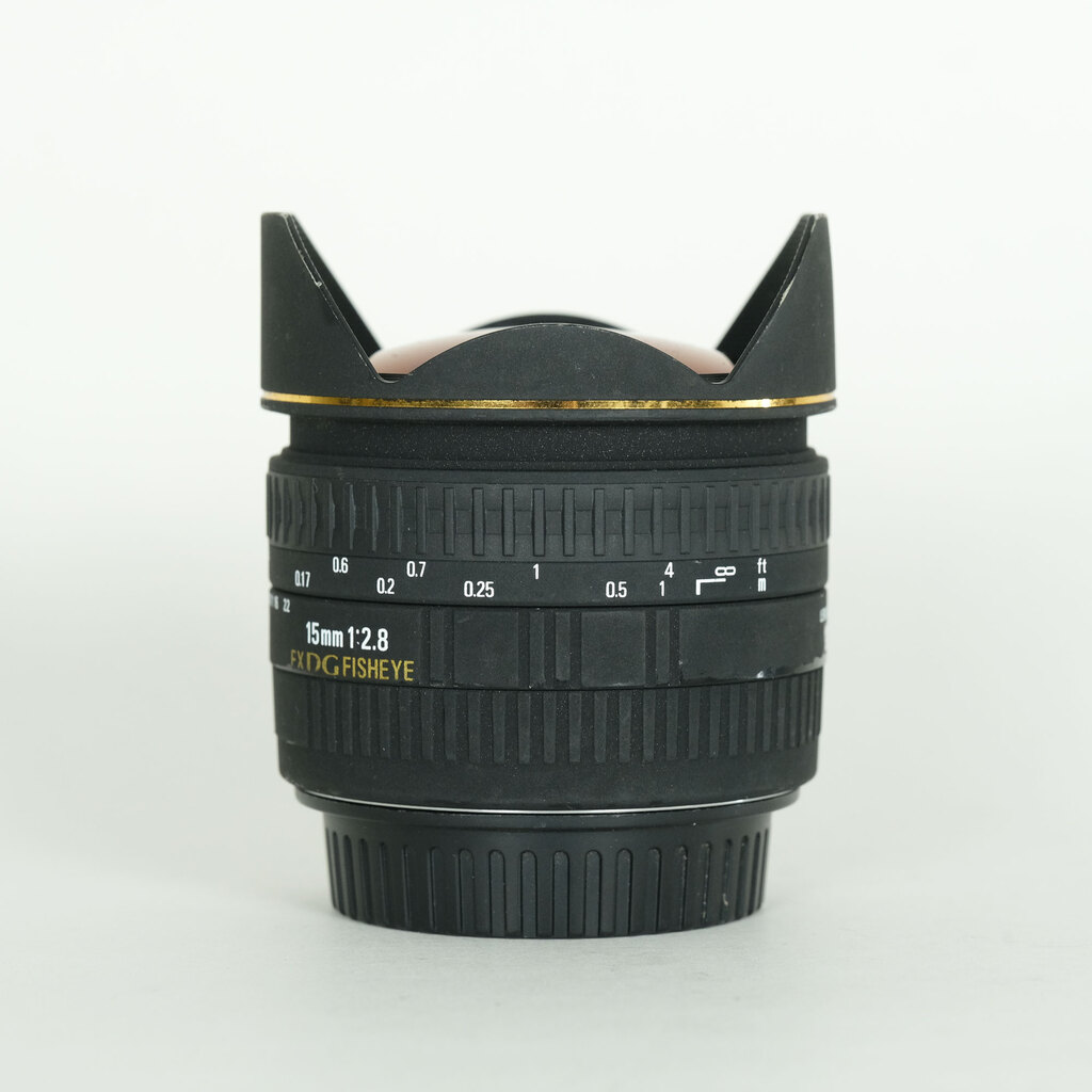 SIGMA 15mm F2.8EX DG DIAGONAL FISHEYE (キヤノンEF用) SIGMA 15mm F2.8EX DG DIAGONAL FISHEYE (キヤノンEF用)
