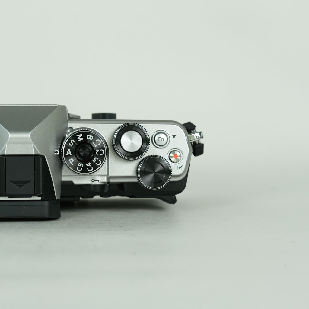 OM SYSTEM OM-3