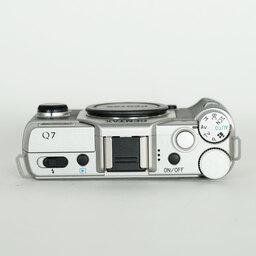 PENTAX Q7 ズームレンズキット シルバー