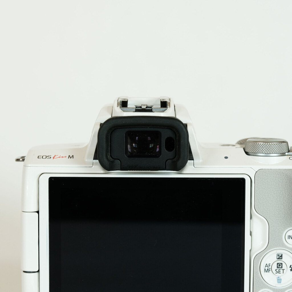Canon EOS Kiss M