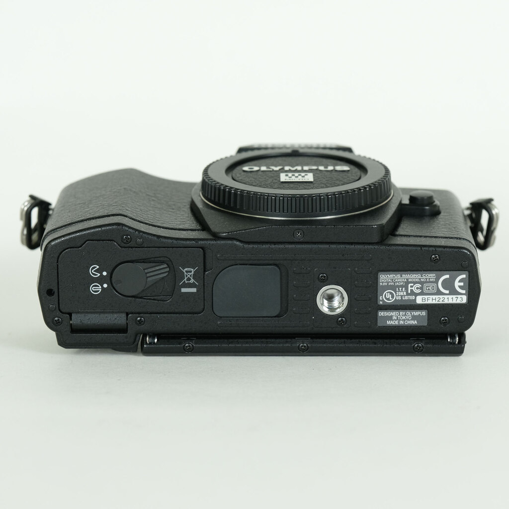 OLYMPUS OM-D E-M5 ボディ ブラック