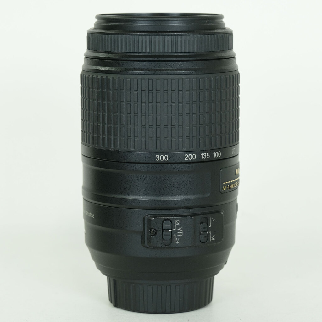 Nikon AF-S DX NIKKOR 55-300mm F4.5-5.6G ED VR Nikon AF-S DX NIKKOR 55-300mm F4.5-5.6G ED VR