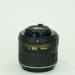 Nikon AF-S DX NIKKOR 18-55mm f3.5-5.6G VR II Nikon AF-S DX NIKKOR 18-55mm f3.5-5.6G VR II