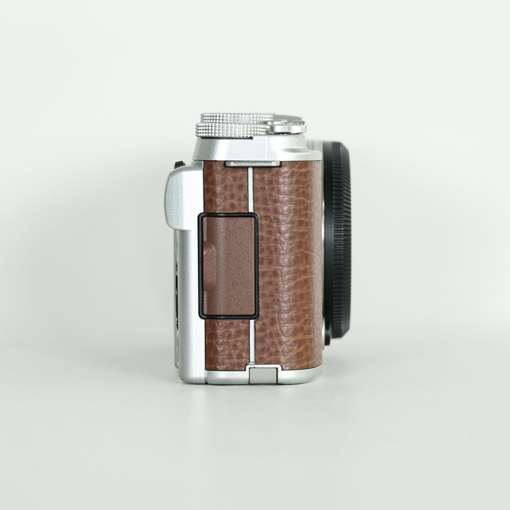 FUJIFILM X-A1 ボディ ブラウン