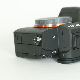 SONY α7 IV(ILCE-7M4) SONY α7 IV(ILCE-7M4)