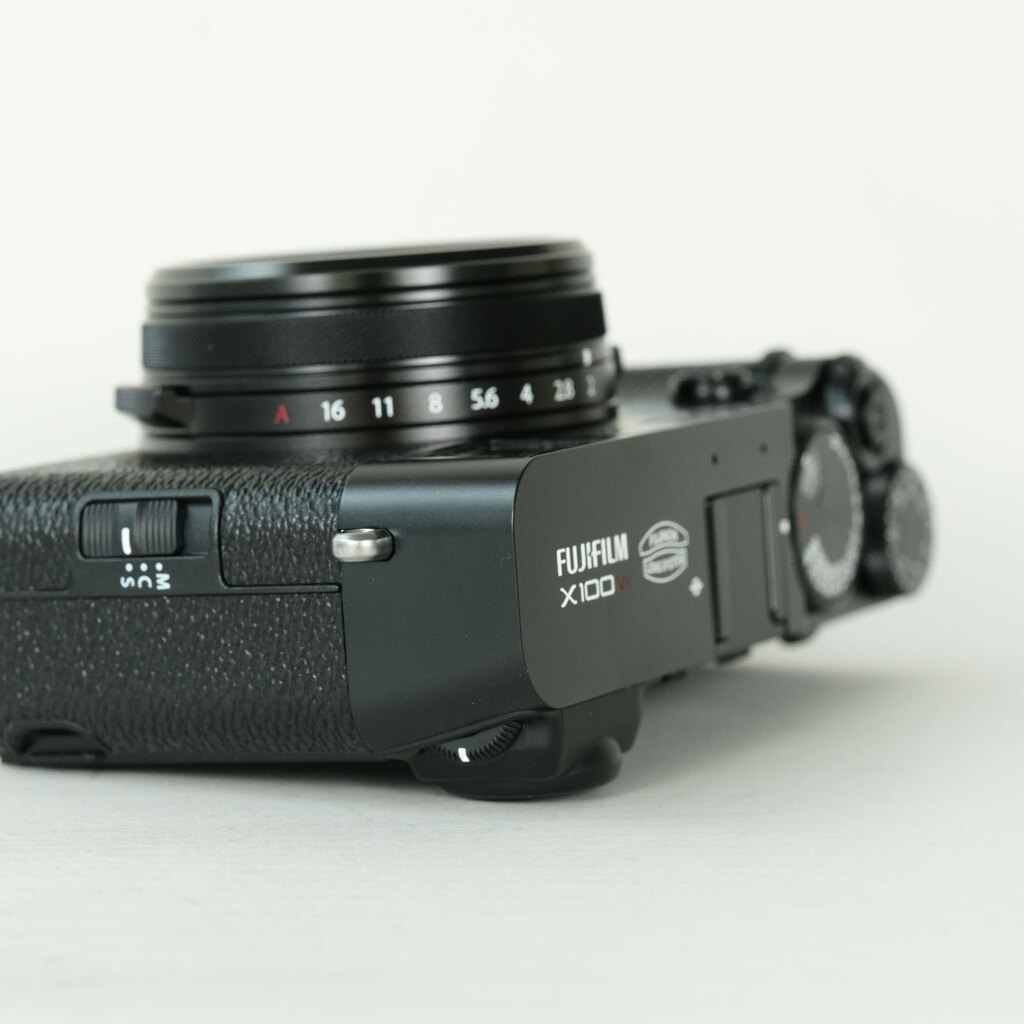 FUJIFILM X100VIの出品 | ONE SCENE（ワンシーン）