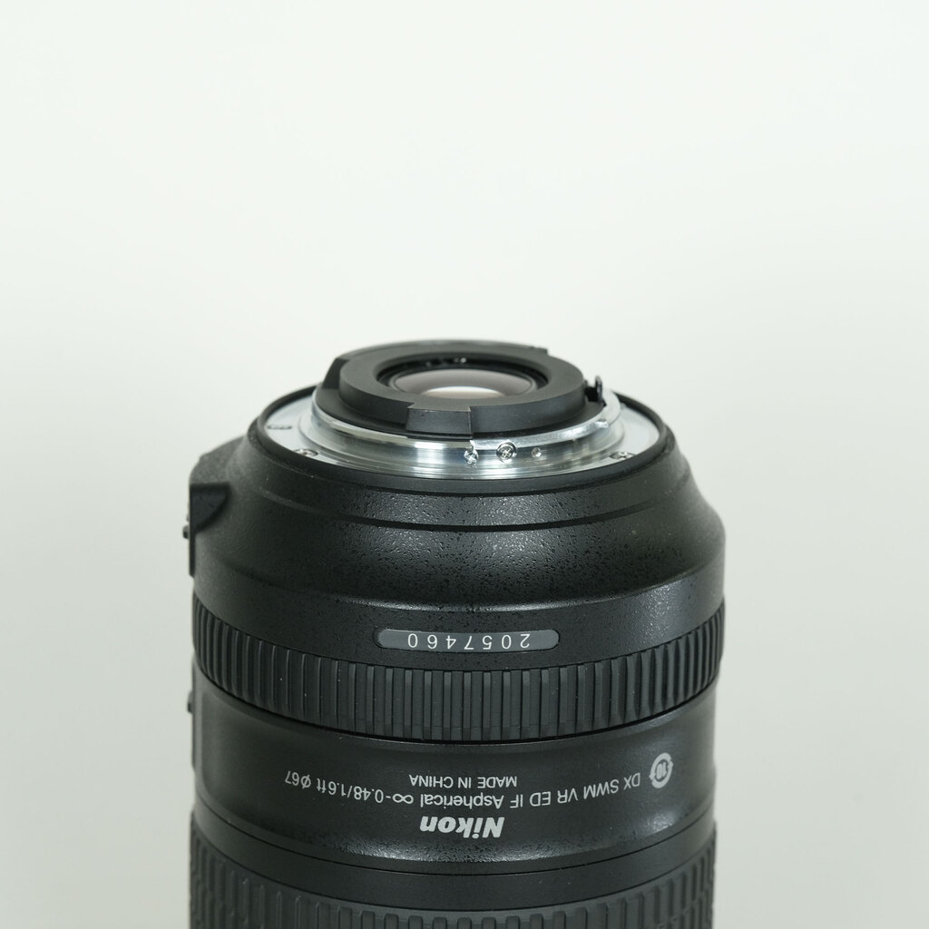 Nikon AF-S DX NIKKOR 18-300mm f/3.5-6.3G ED VR Nikon AF-S DX NIKKOR 18-300mm f/3.5-6.3G ED VR