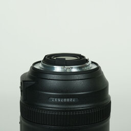 Nikon AF-S DX NIKKOR 18-300mm F3.5-5.6G ED VR Nikon AF-S DX NIKKOR 18-300mm F3.5-5.6G ED VR