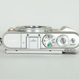 OLYMPUS PEN E-PL9
