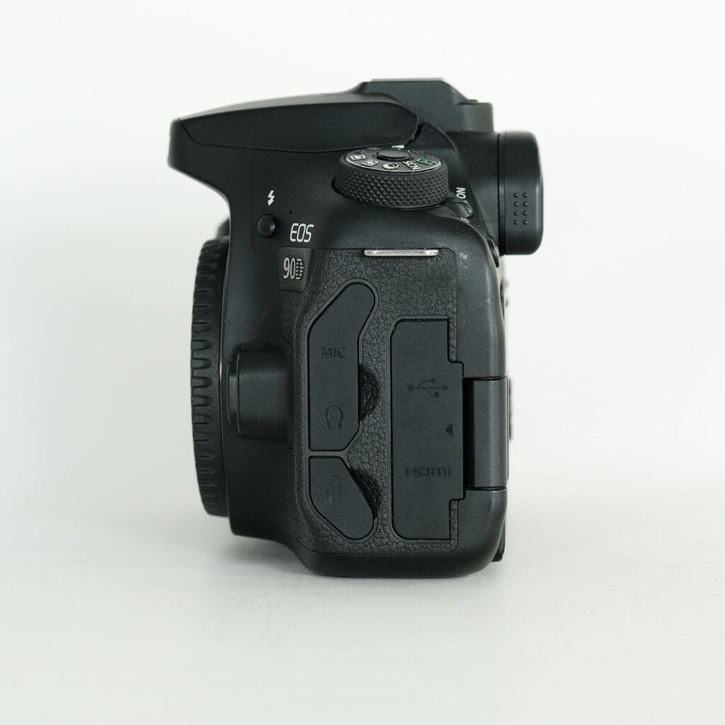 Canon EOS 90D