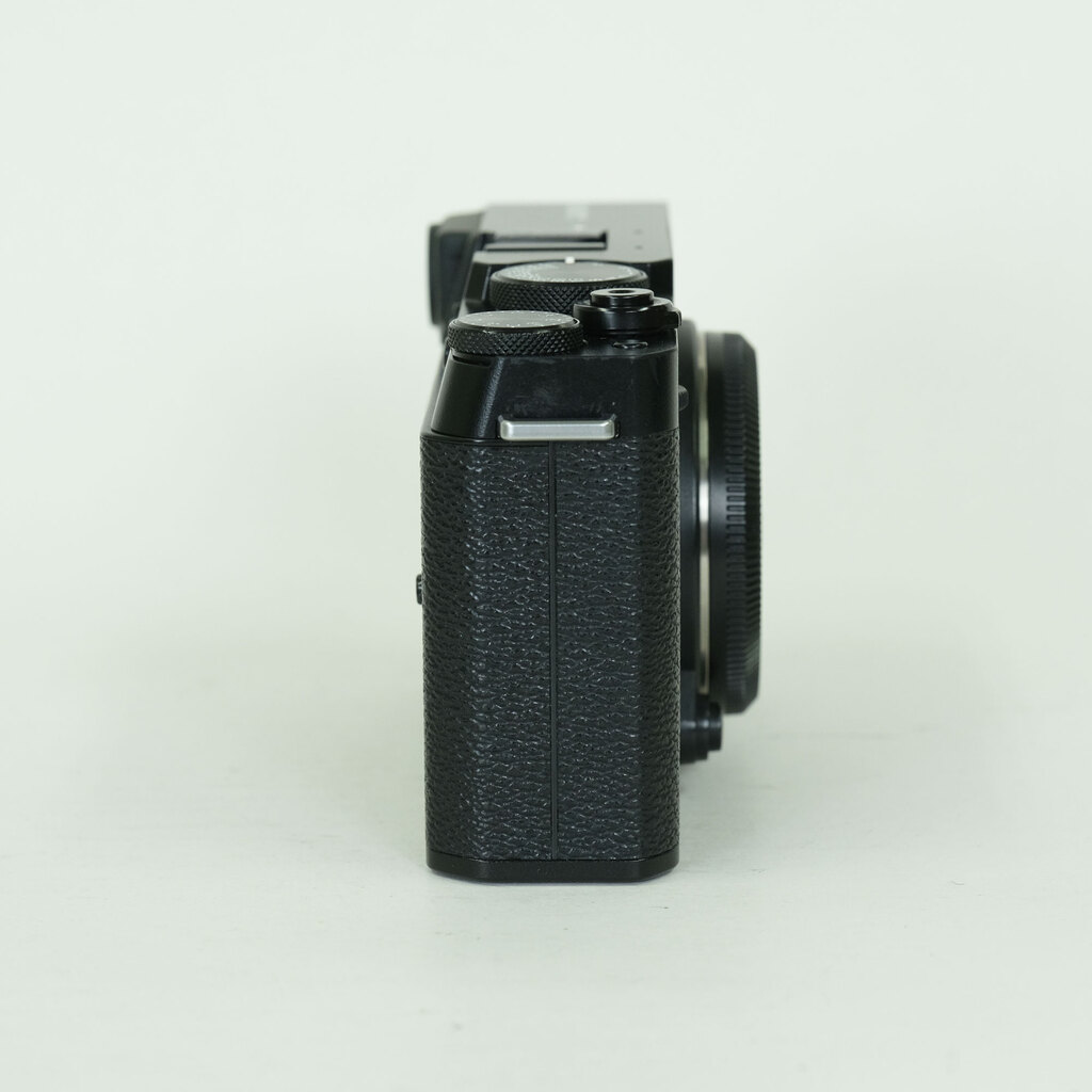 FUJIFILM X-E4