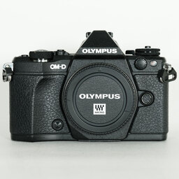 OLYMPUS OM-D E-M5 Mark II