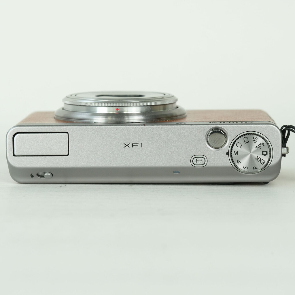 FUJIFILM XF1 ブラウン FUJIFILM XF1 ブラウン