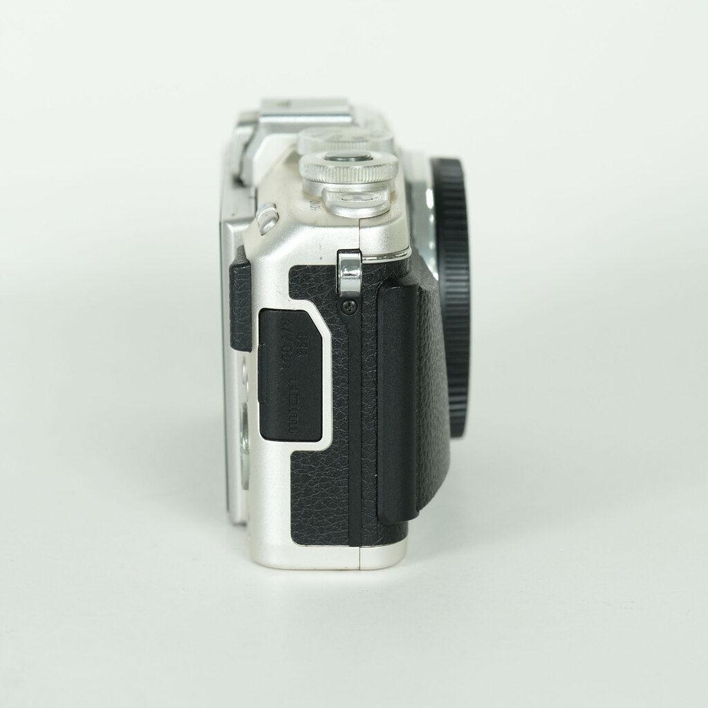 OLYMPUS PEN Lite E-PL7 ボディ シルバーの出品 | ONE SCENE（ワンシーン）