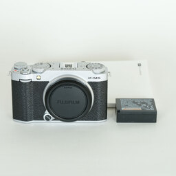 FUJIFILM X-M5