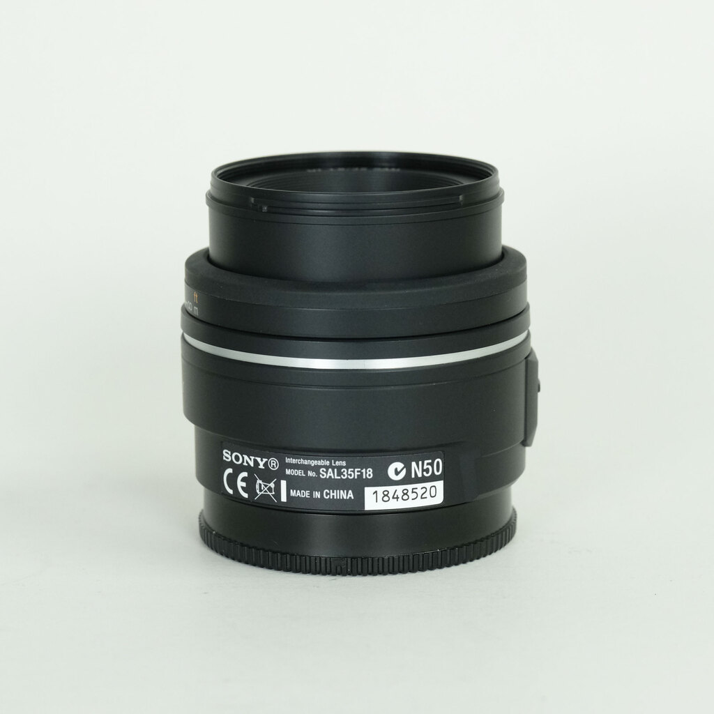 SONY DT 35mm F1.8 SAM SAL35F18