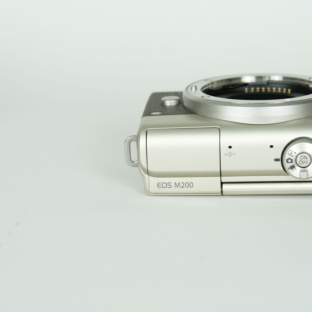 Canon EOS M200 ボディ リミテッドゴールドの出品 | ONE SCENE（ワン