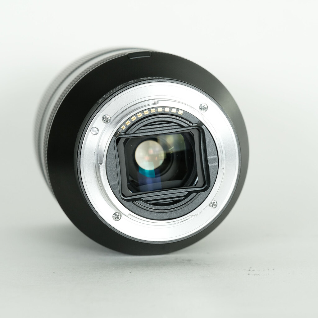 SONY FE 24-240mm F3.5-6.3 OSS SEL24240